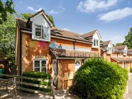 Rosamund Close, SOUTH CROYDON photo