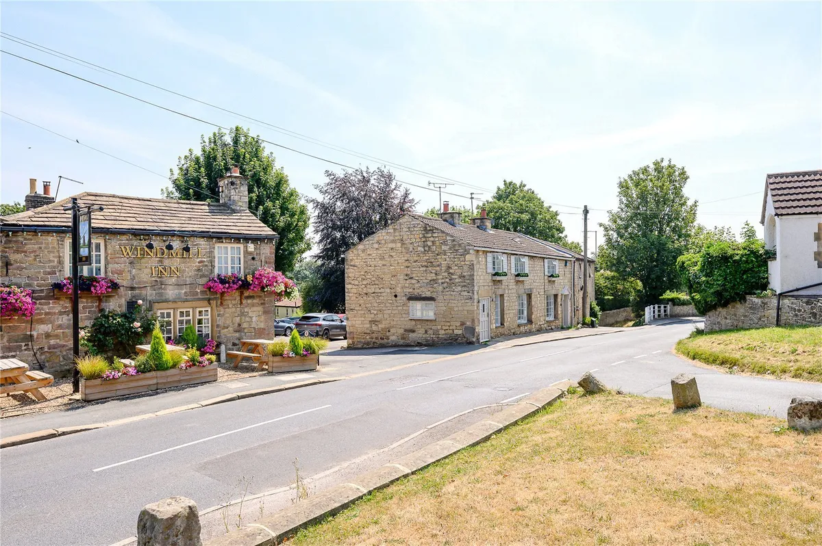 Main Street, Linton, LS22
