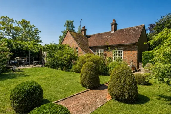 Petworth Road Godalming GU8