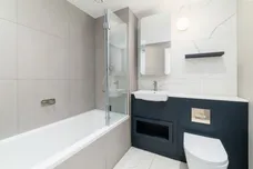 Seagull Lane, E16 photo 4