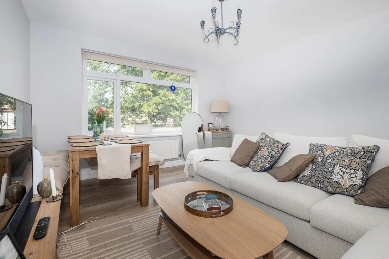 Whitton Road, Twickenham, TW1 photo 3
