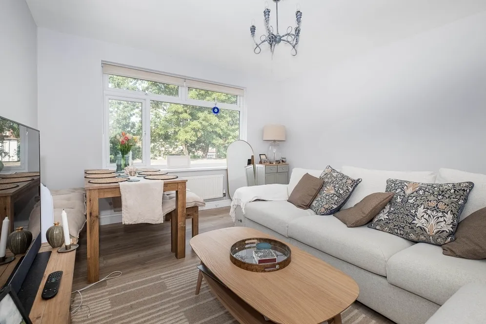 Whitton Road, Twickenham, TW1 photo 3