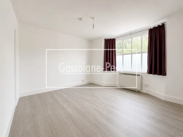 Worplesdon Road, Guildford
