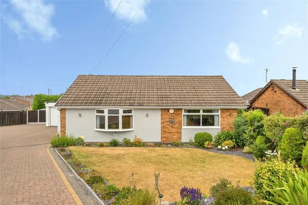 Huntsmans Corner, Wrexham, LL12