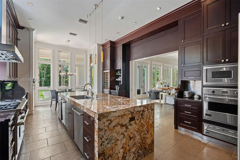 6201 Chapman Field Dr, Pinecrest, FL 33156