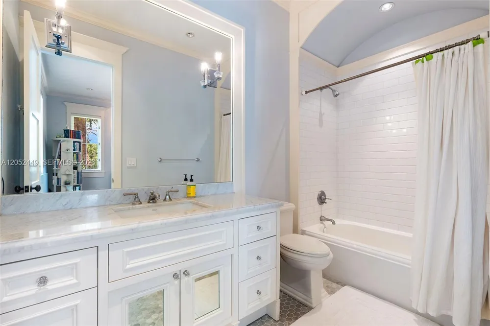 6201 Chapman Field Dr, Pinecrest, FL 33156