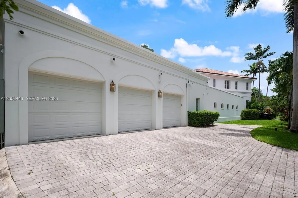 6201 Chapman Field Dr, Pinecrest, FL 33156