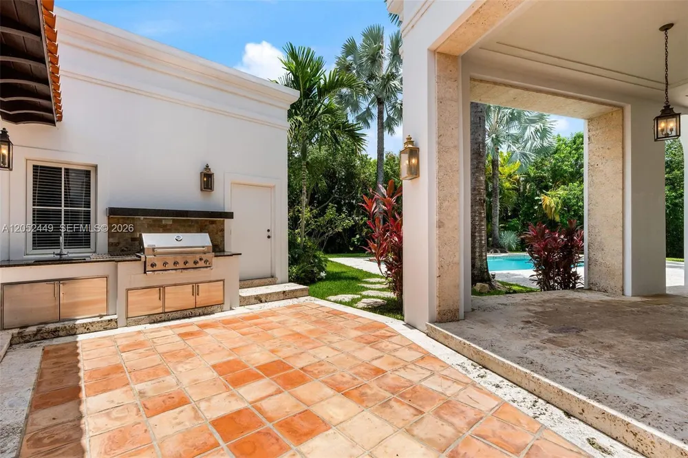 6201 Chapman Field Dr, Pinecrest, FL 33156