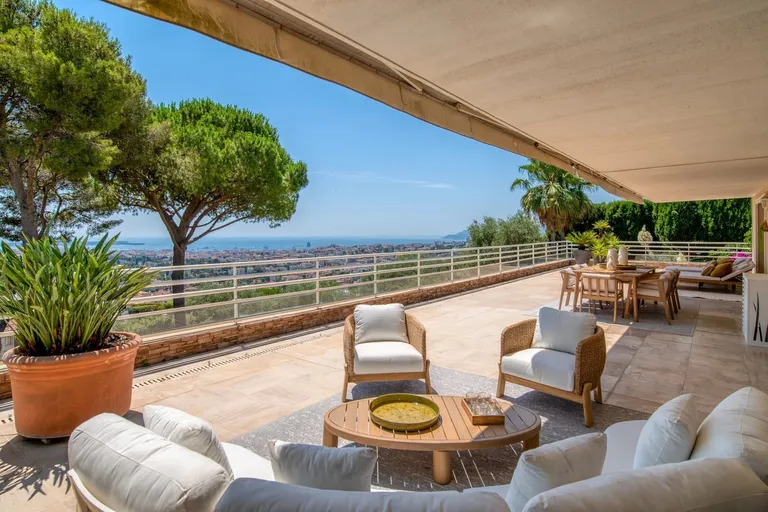Cannes, 06110, France