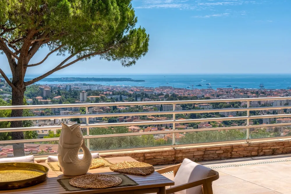 Cannes, 06110, France