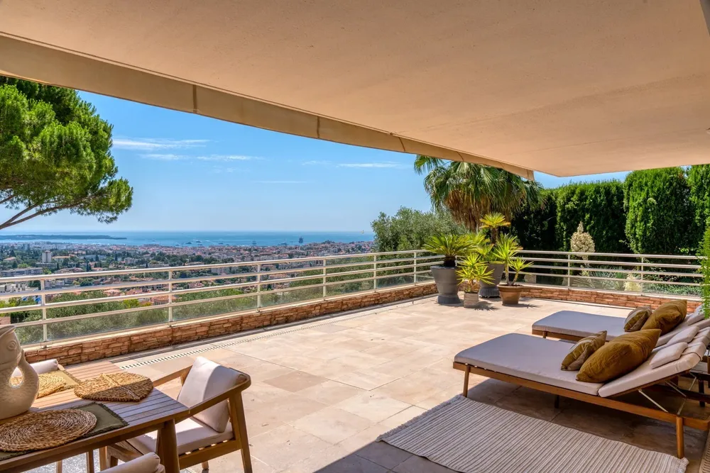 Cannes, 06110, France