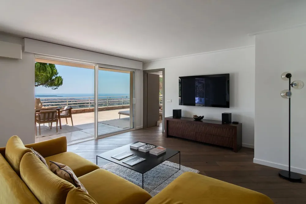 Cannes, 06110, France