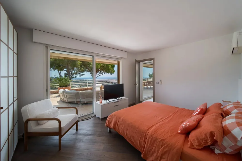 Cannes, 06110, France