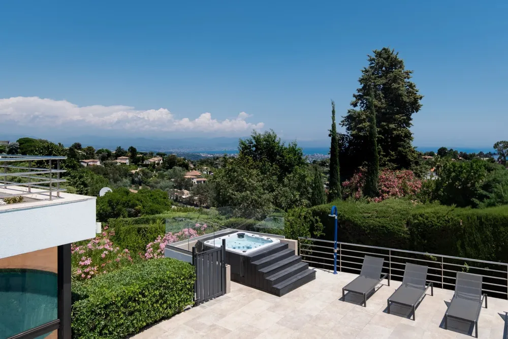 Vallauris (Super Cannes), 06220, France