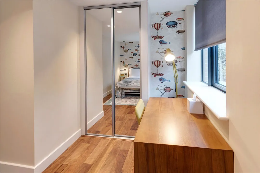 https://mr0.homeflow-assets.co.uk/files/photo/image/47847/8962/_x_/OCL260040_09.jpg