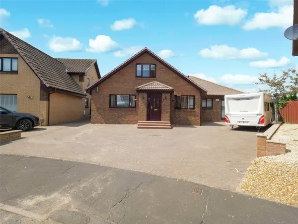 Carnalea Court, Galston, East Ayrshir...