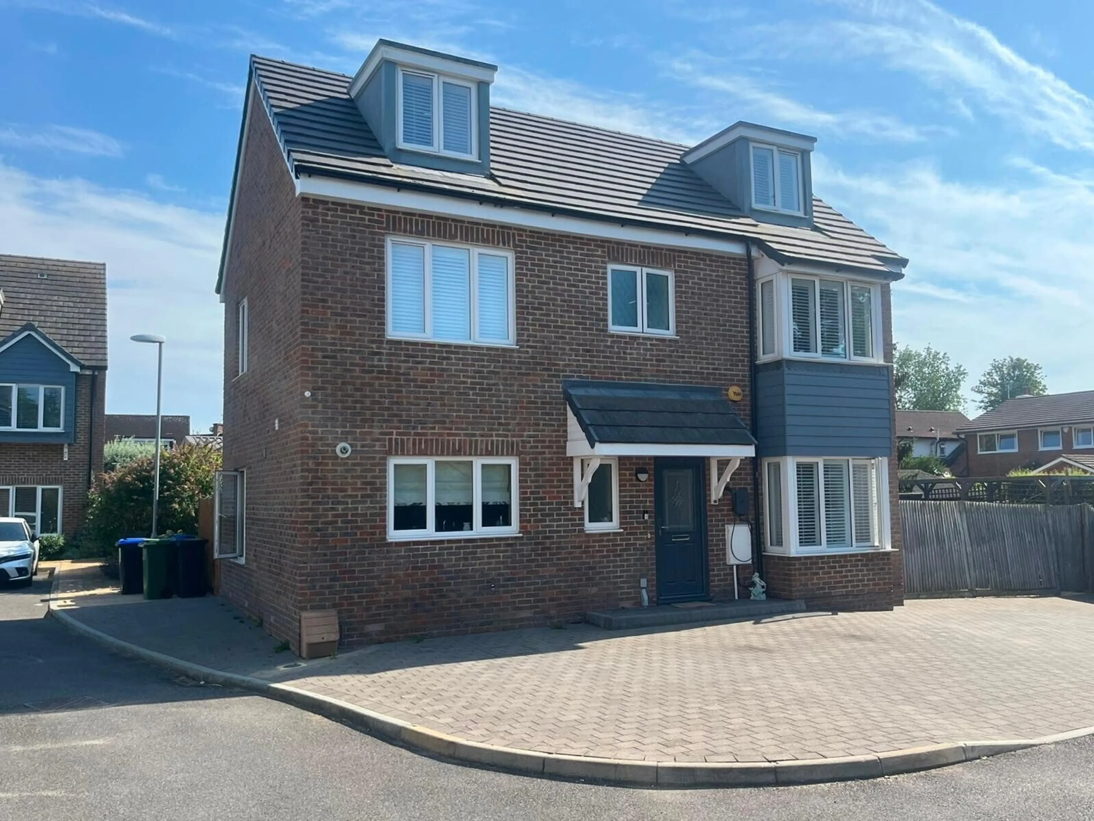 Property at Donald Gardens, Hookwood, Horley