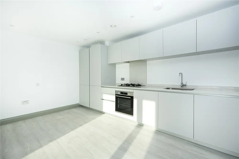 Brighton Road, Surbiton, KT6 photo 3
