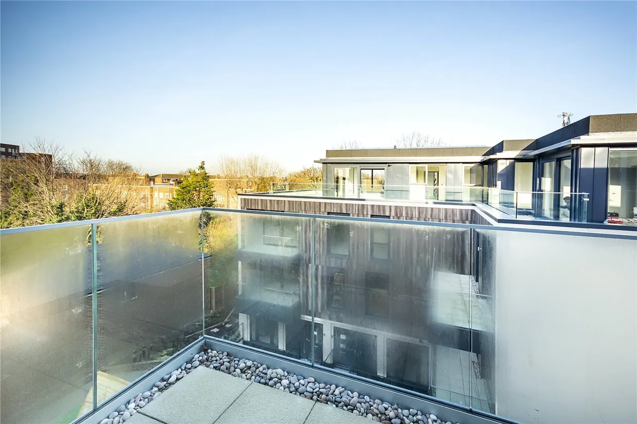 Brighton Road, Surbiton, KT6 photo 10