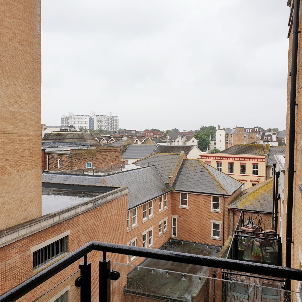 Commercial Road, West Cliff Image 4