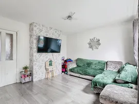 Chevet Rise, Royston, Barnsley thumb 2