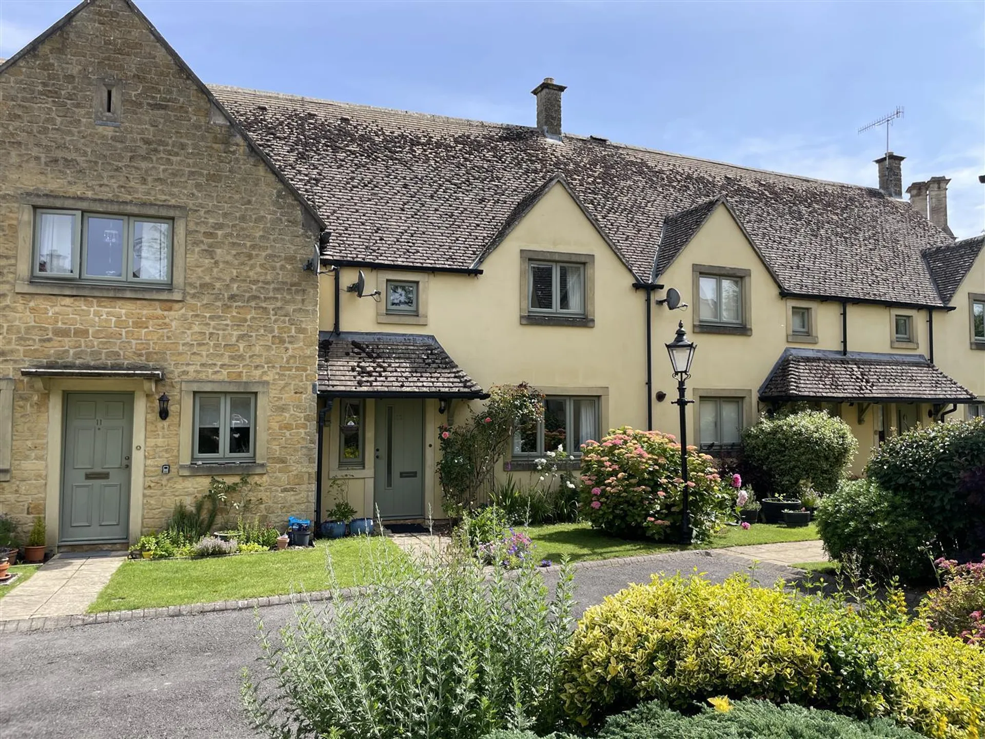Property photo top 0