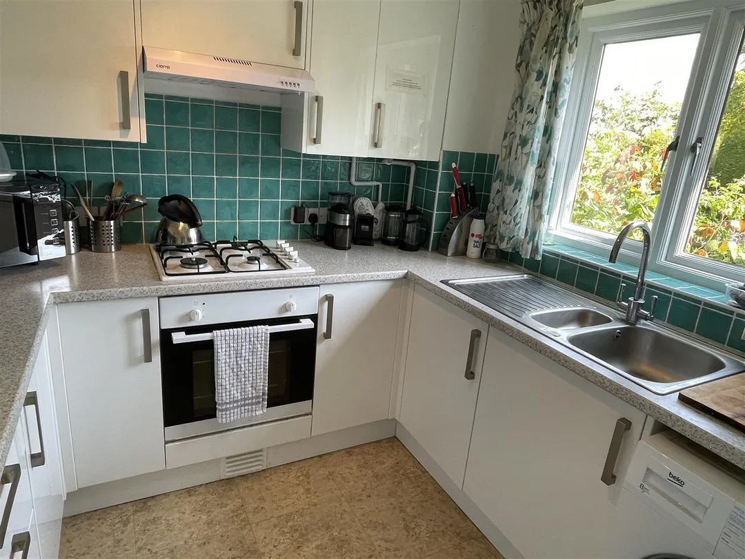 https://mr0.homeflow-assets.co.uk/files/photo/image/47848/9446/_x_/KHmDmiKiu0aEHXx4Y9TZ0g.jpg