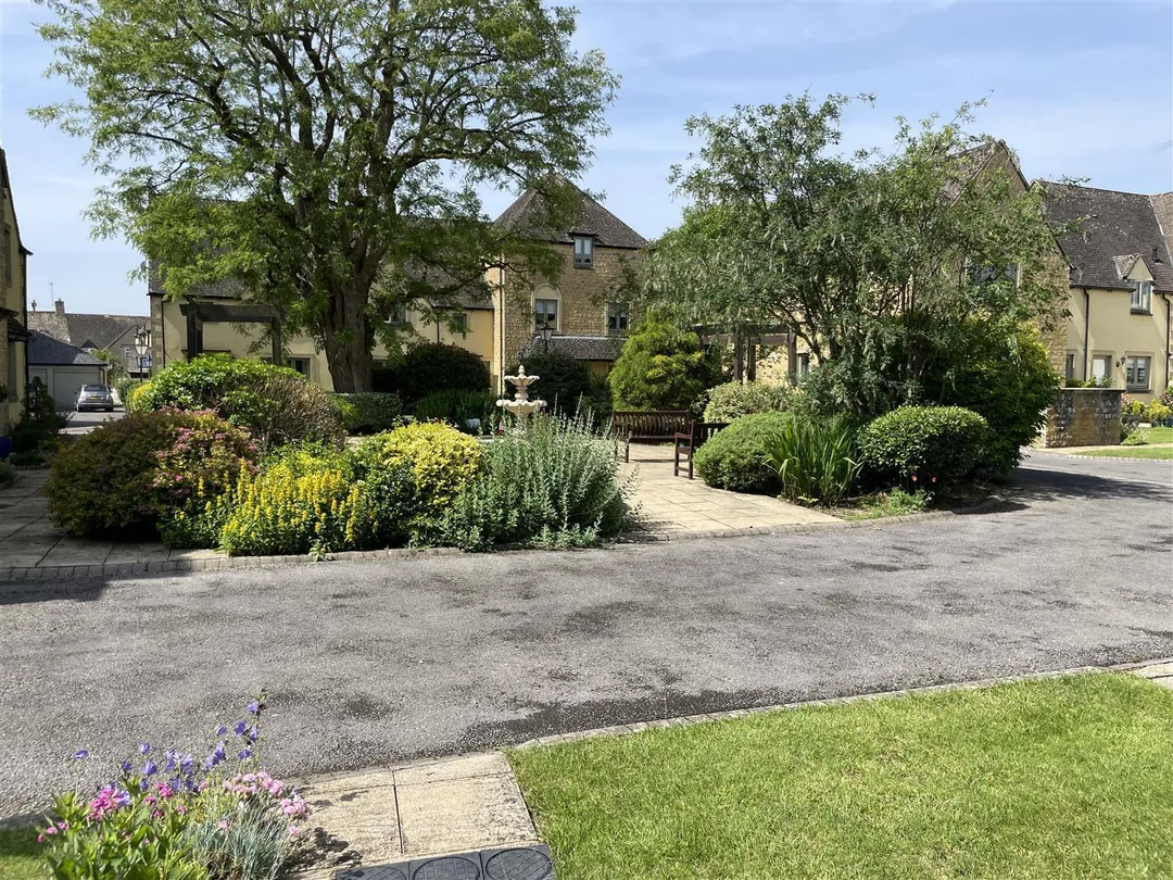 https://mr0.homeflow-assets.co.uk/files/photo/image/47848/9458/_x_/Iei2Kby4FkavFZhy-uIX4Q.jpg