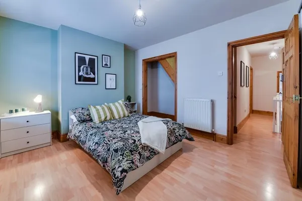 Winchester Road, L6 0BR