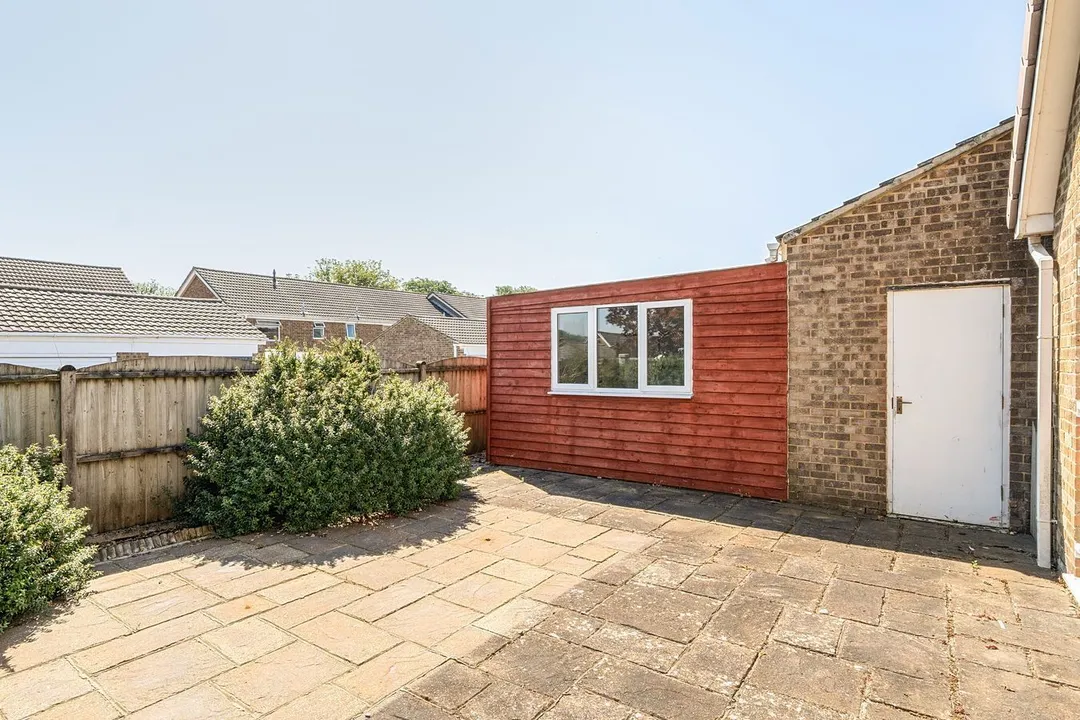 https://mr0.homeflow-assets.co.uk/files/photo/image/47849/6629/_x_/58250163.jpg