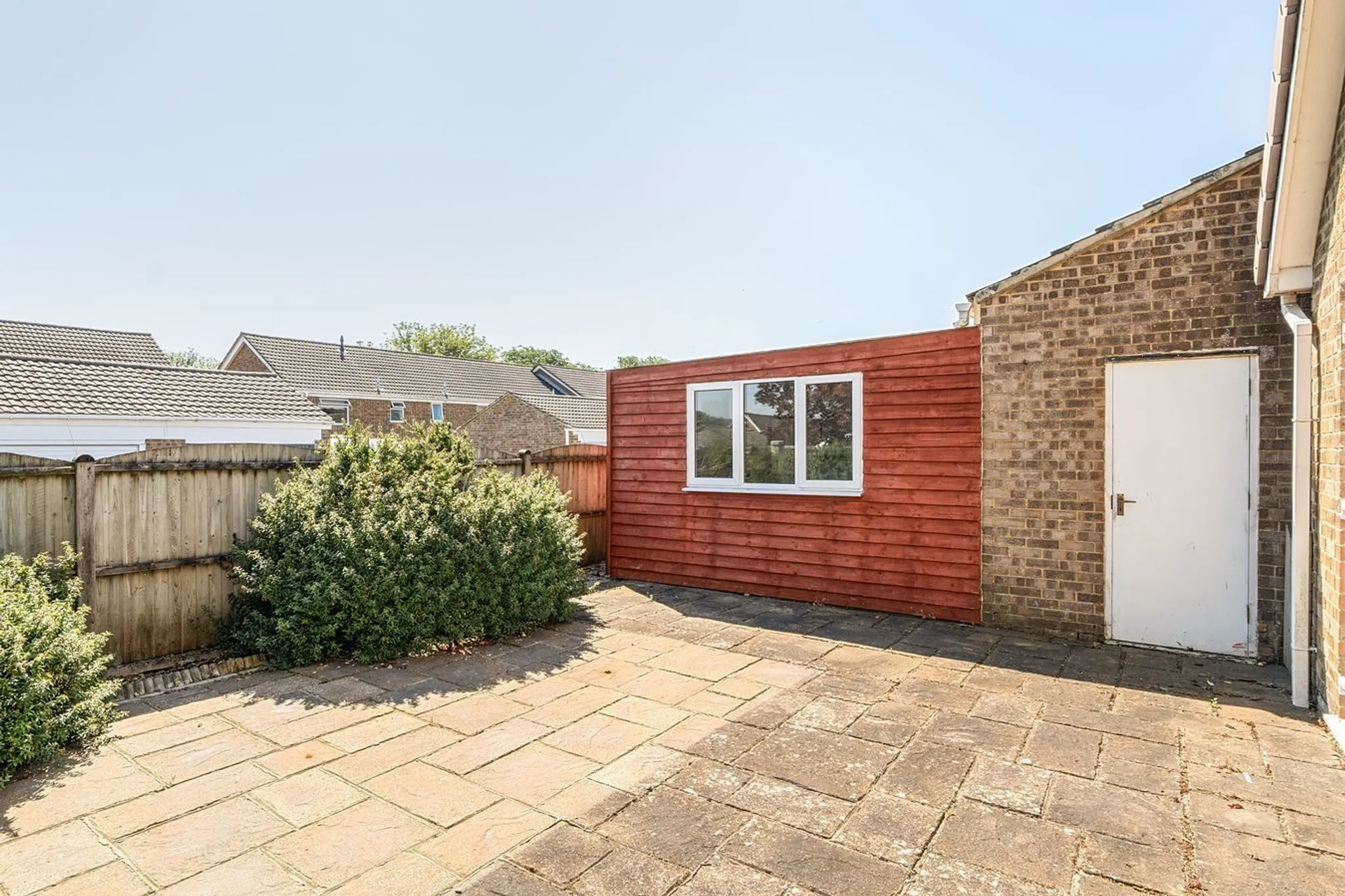 https://mr0.homeflow-assets.co.uk/files/photo/image/47849/6629/_x_/58250163.jpg