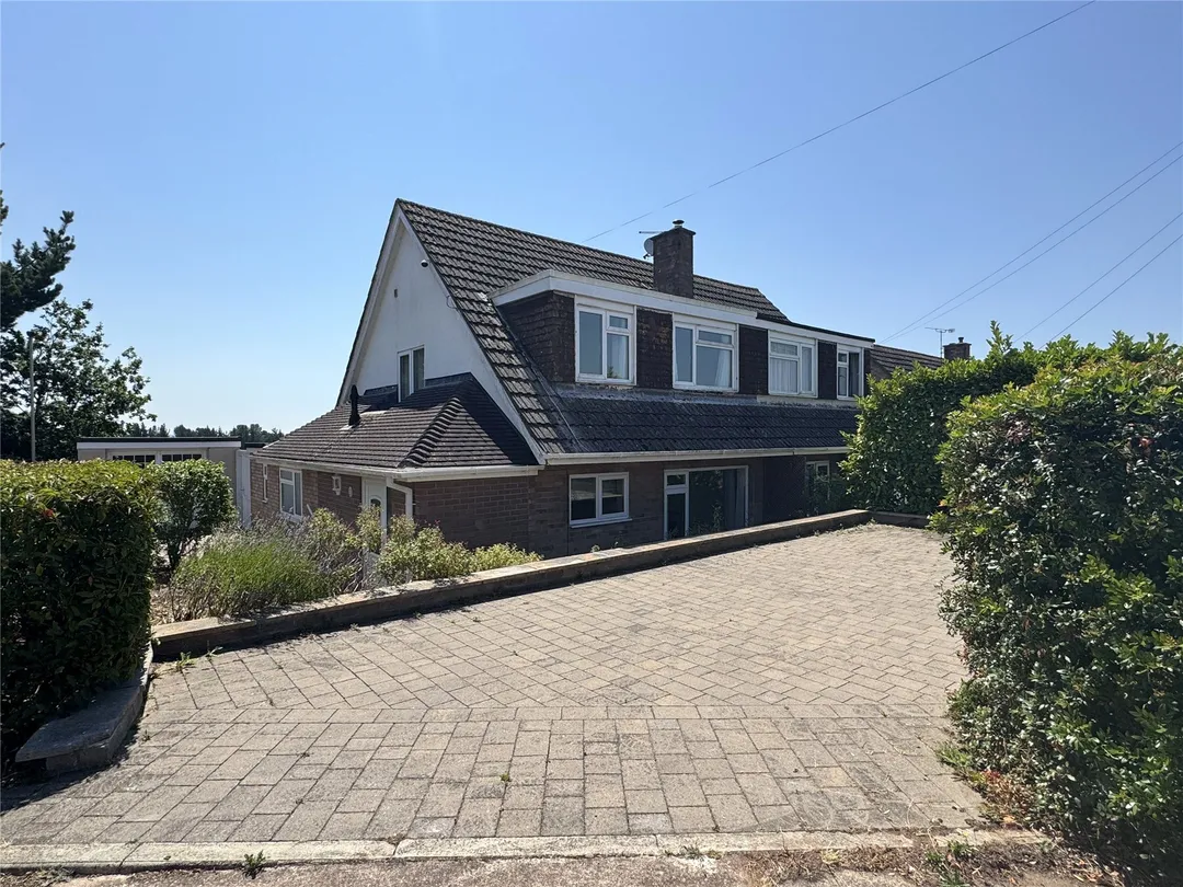 https://mr0.homeflow-assets.co.uk/files/photo/image/47849/7024/_x_/TOP260173_45.jpg