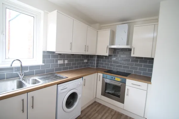 Station Road, Redhill, RH1