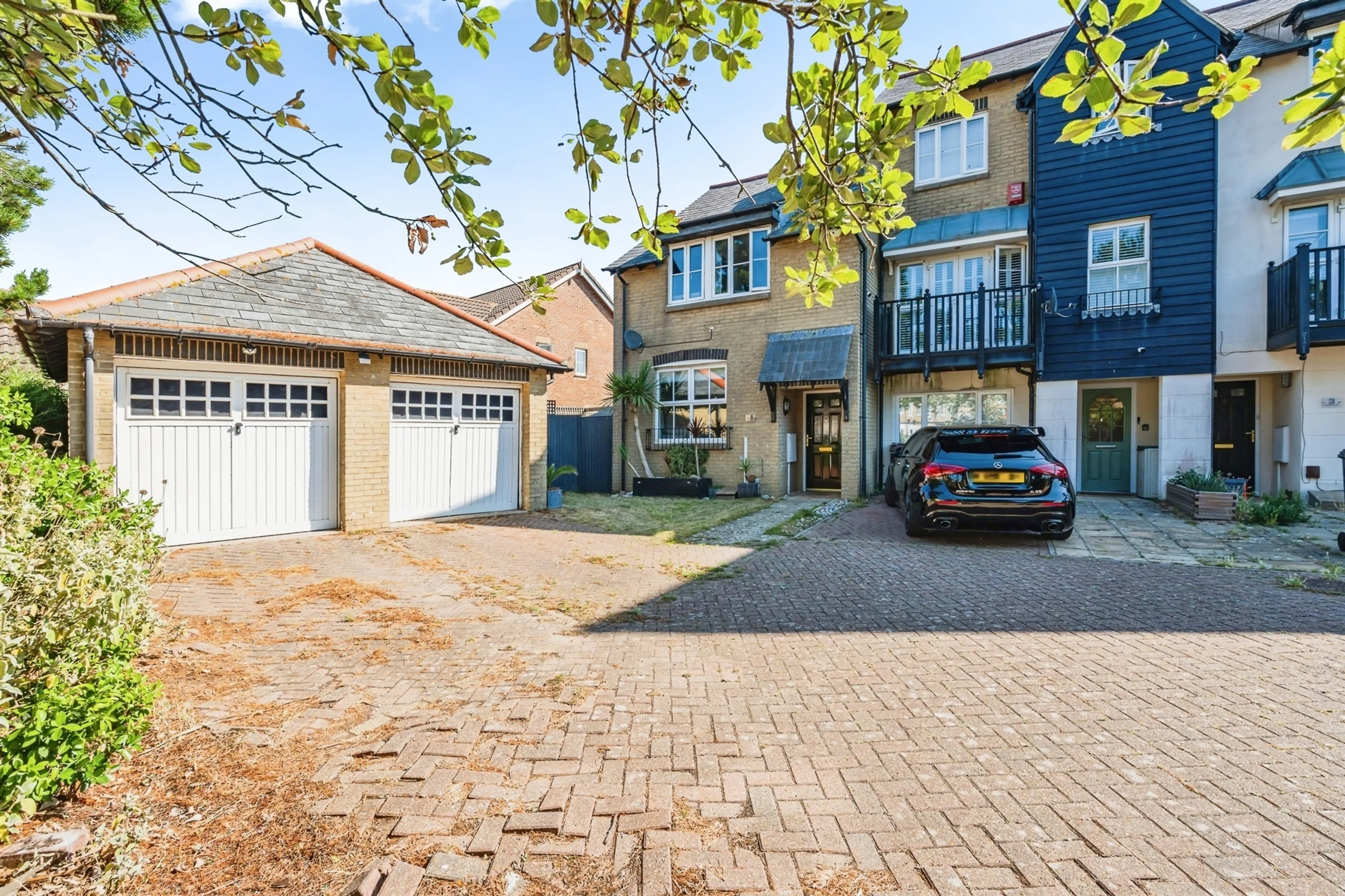 Property photo 0