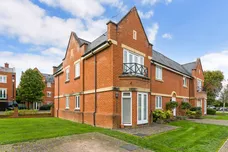 Longbourn, Windsor, SL4 photo 1