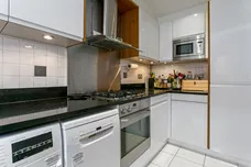 Longbourn, Windsor, SL4 photo 9