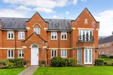 Longbourn, Windsor, SL4 photo 13