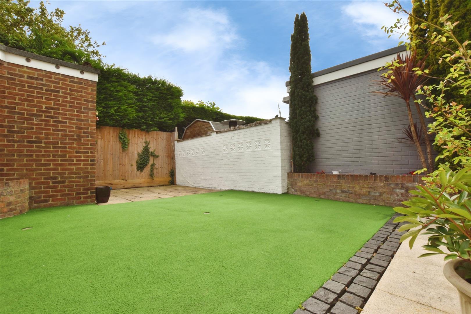 Garth Avenue, Bilton Image 8