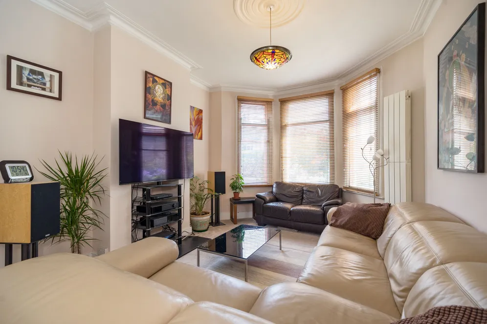Pembroke Road, London, N10 photo 5