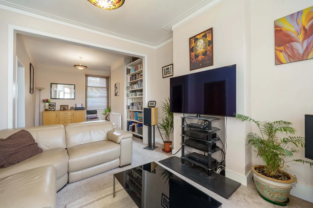 Pembroke Road, London, N10 photo 6