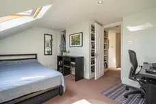 Pembroke Road, London, N10 photo 17