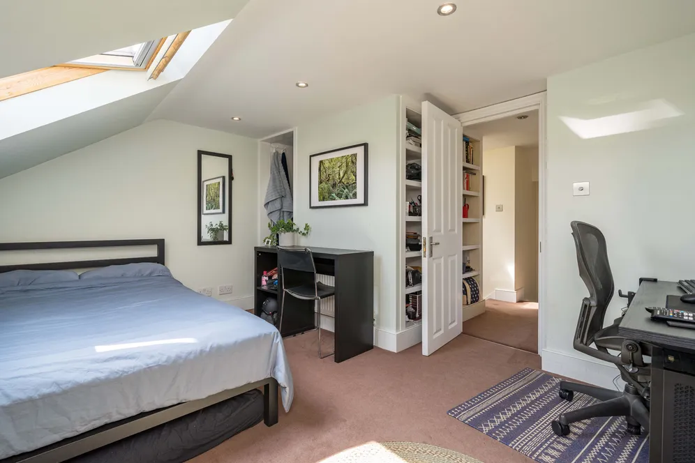 Pembroke Road, London, N10 photo 17