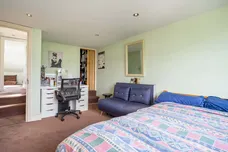 Pembroke Road, London, N10 photo 21