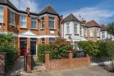 Pembroke Road, London, N10 photo 25
