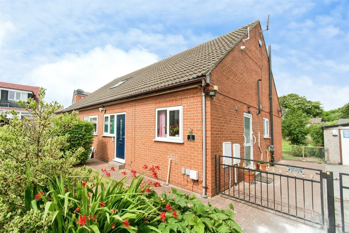 Woodend, Allerton Bywater, CASTLEFORD