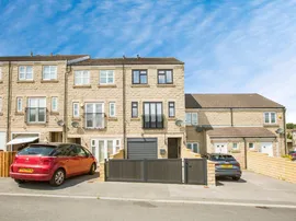 Moins Close, Halifax photo
