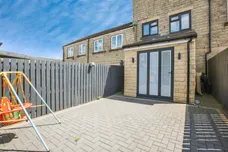 Moins Close, Halifax