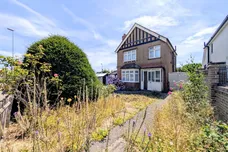 St. Lawrence Avenue, Worthing