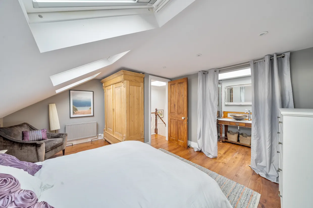 Hewitt Road, London, N8 photo 17