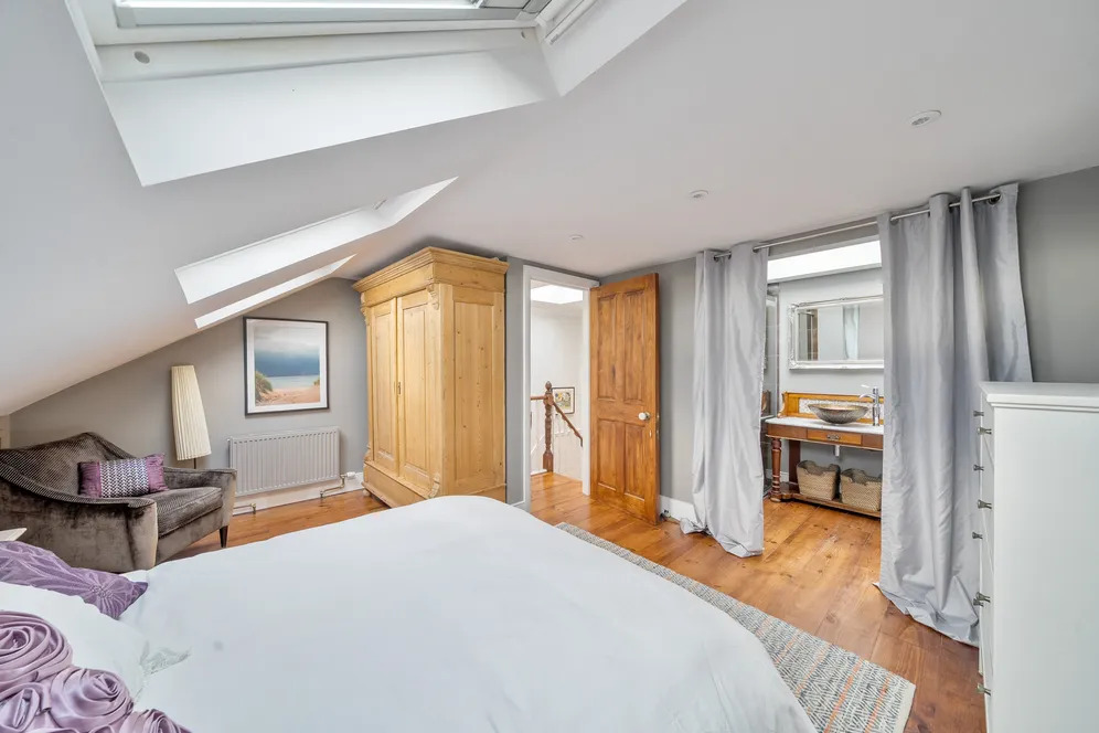 Hewitt Road, London, N8 photo 17